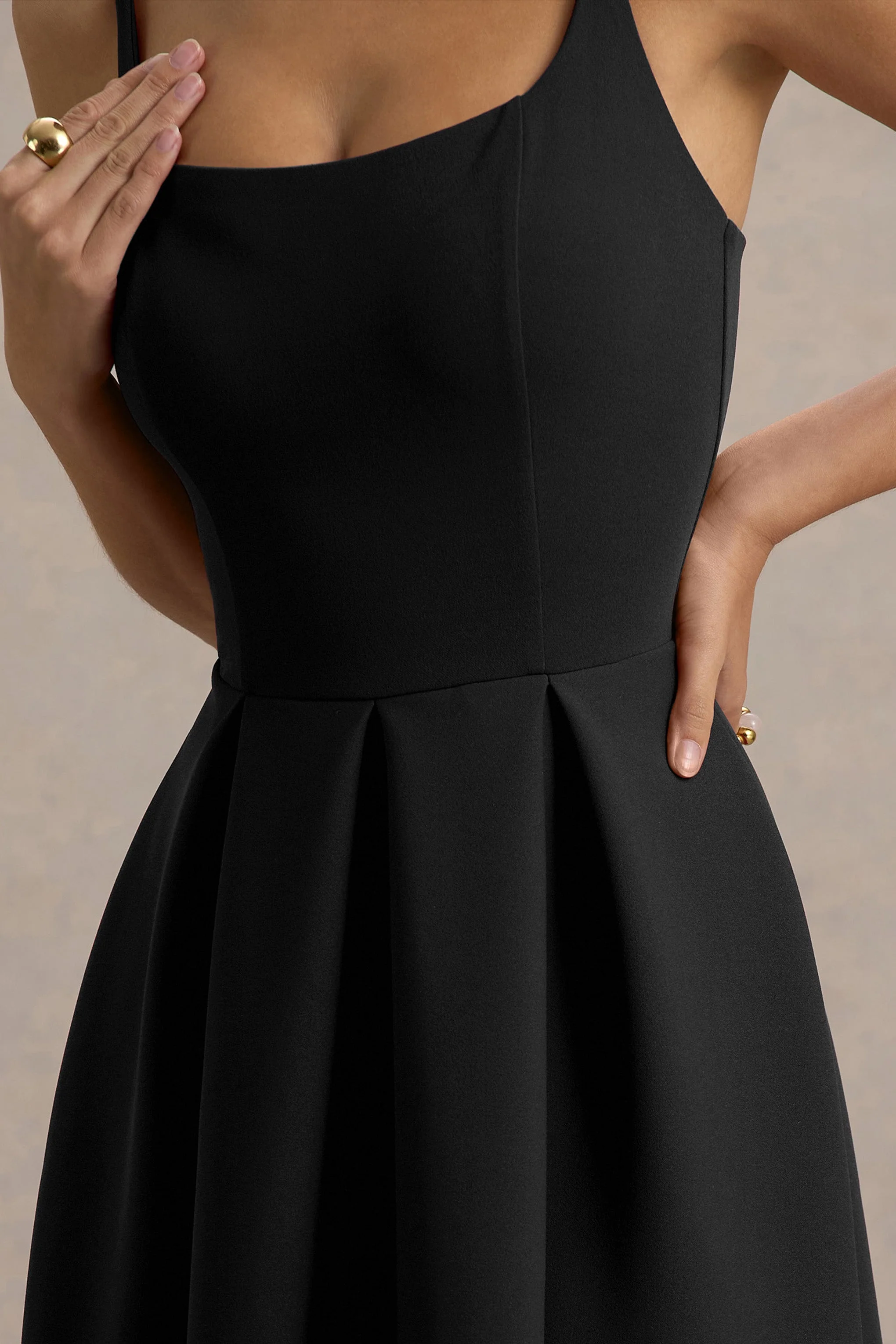 Bambina | Black Scoop-Neck Pleated Maxi Dress - Image 6